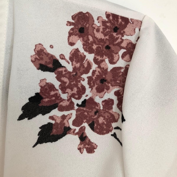 Dynamite Short-sleeved Wrap Blouse - Picture 3 of 4